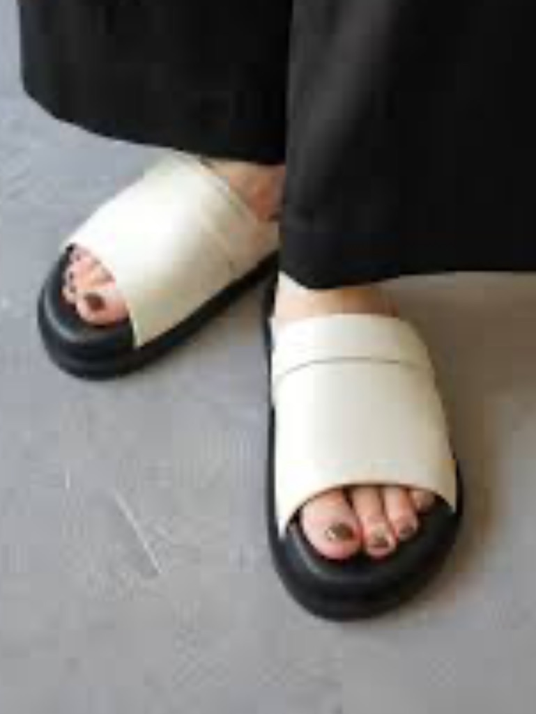 Women’s Cream Slide Sandals With Black Sole